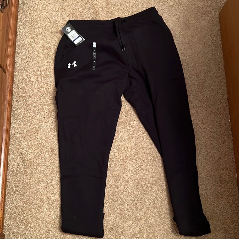 Women’s under armour sweatpant joggers